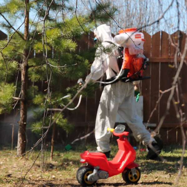 Обработка участка от клещей в Южно-Сахалинске?